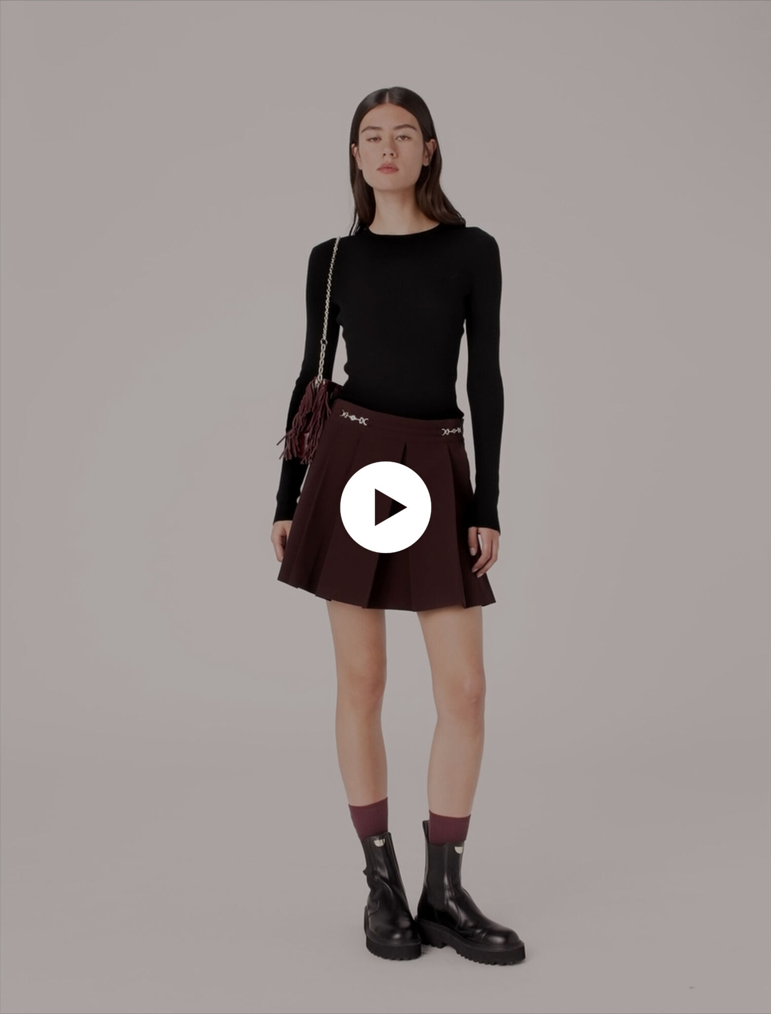 Short pleated skirt