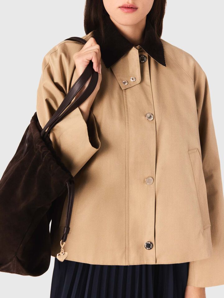 Jacket with removable contrast collar