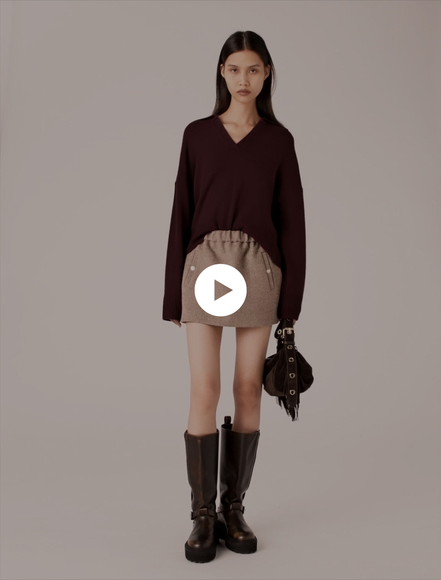 Short wool blend skirt