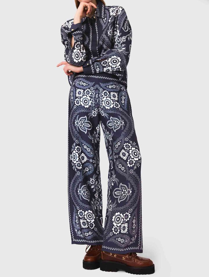 Flowing bandana print pants